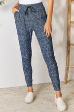 Load image into Gallery viewer, Lovervet Soft Knit Heathered Drawstring Leggings
